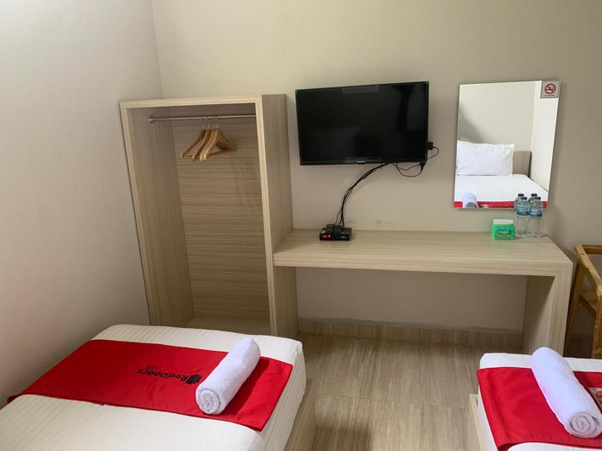 Hotel Reddoorz Near Alun Alun Purbalingga Extérieur photo