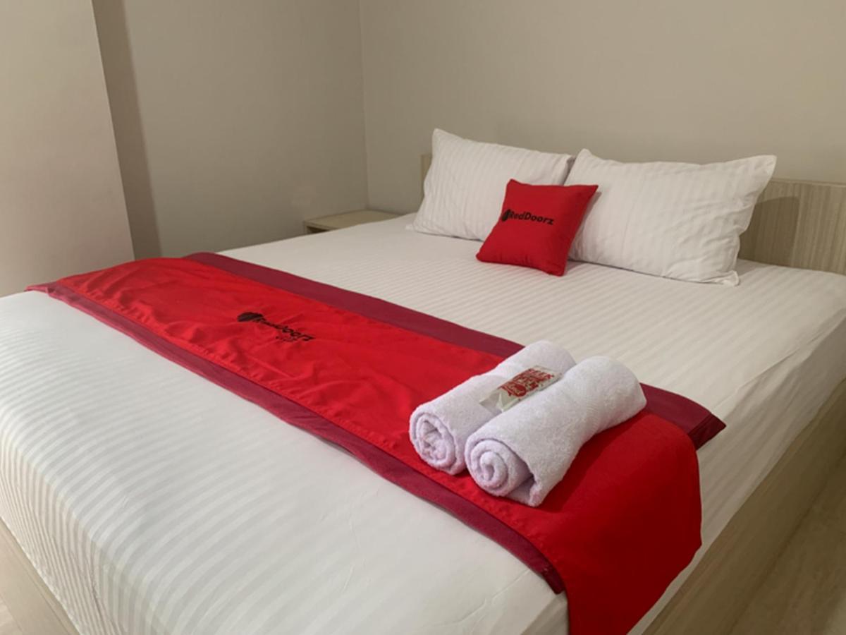 Hotel Reddoorz Near Alun Alun Purbalingga Extérieur photo