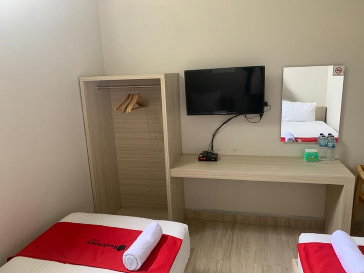 Hotel Reddoorz Near Alun Alun Purbalingga Extérieur photo